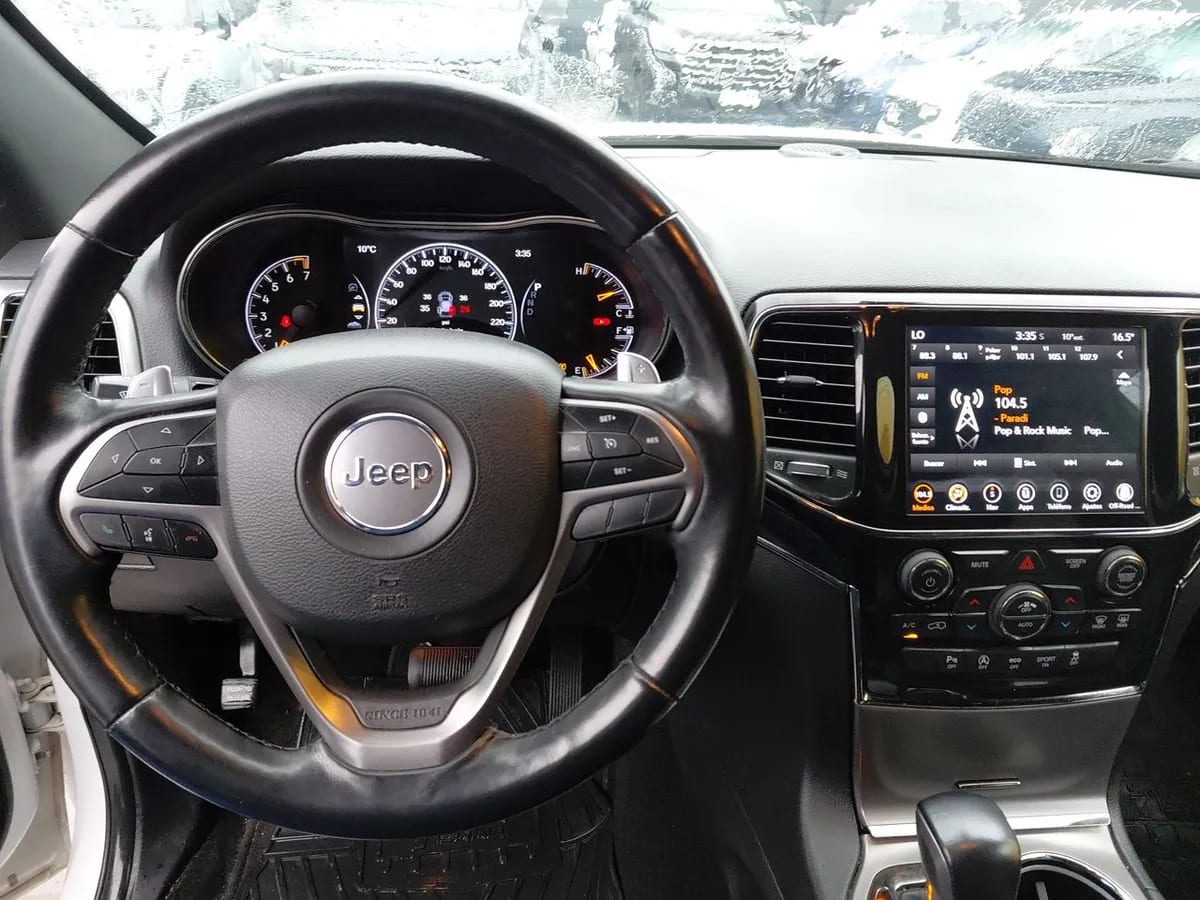 Jeep Grand Cherokee 3.6 Limited 4x4 At 5p año 2022