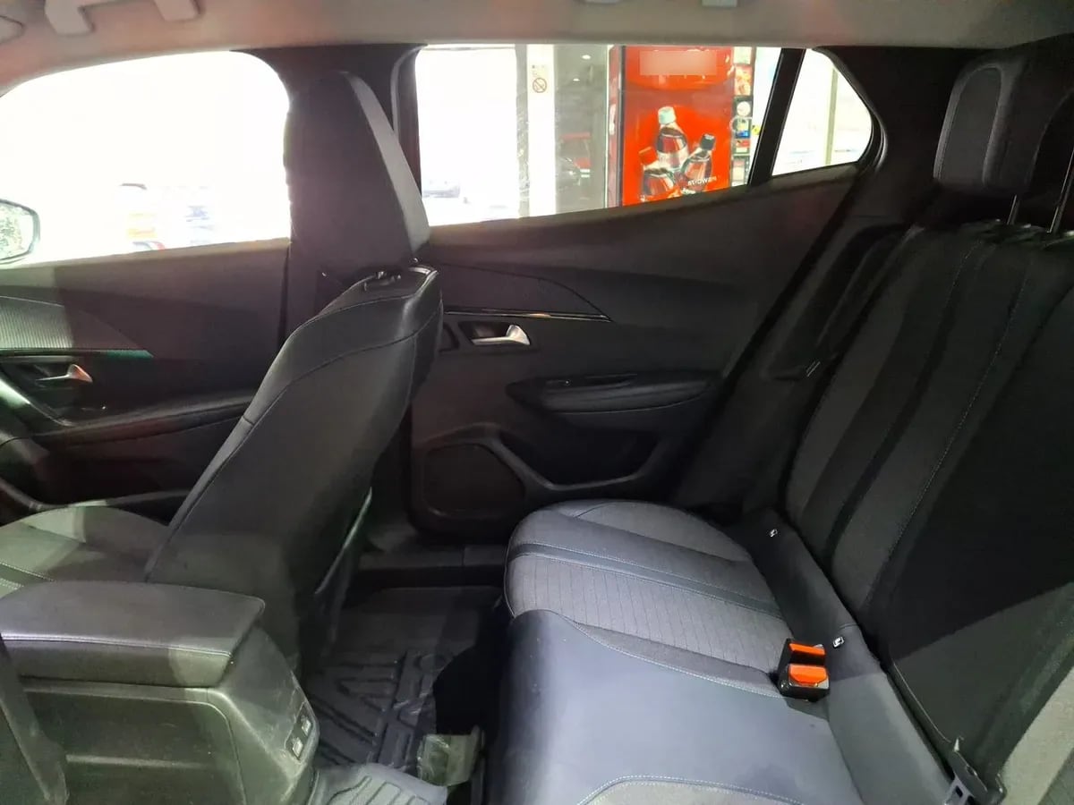 Peugeot 2008 1.2 Allure Puretech 4x2 130 Mt 5p año 2021