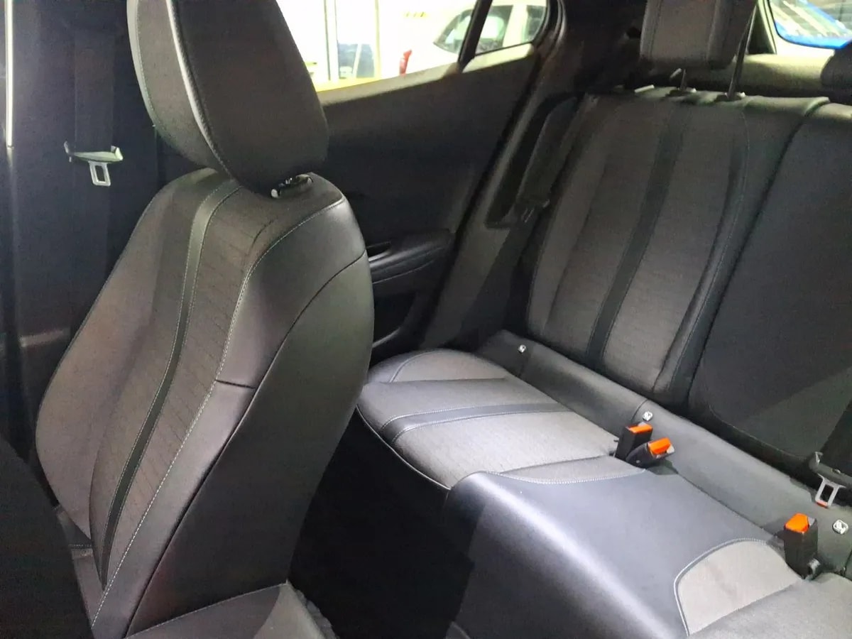 Peugeot 2008 1.2 Allure Puretech 4x2 130 Mt 5p año 2021