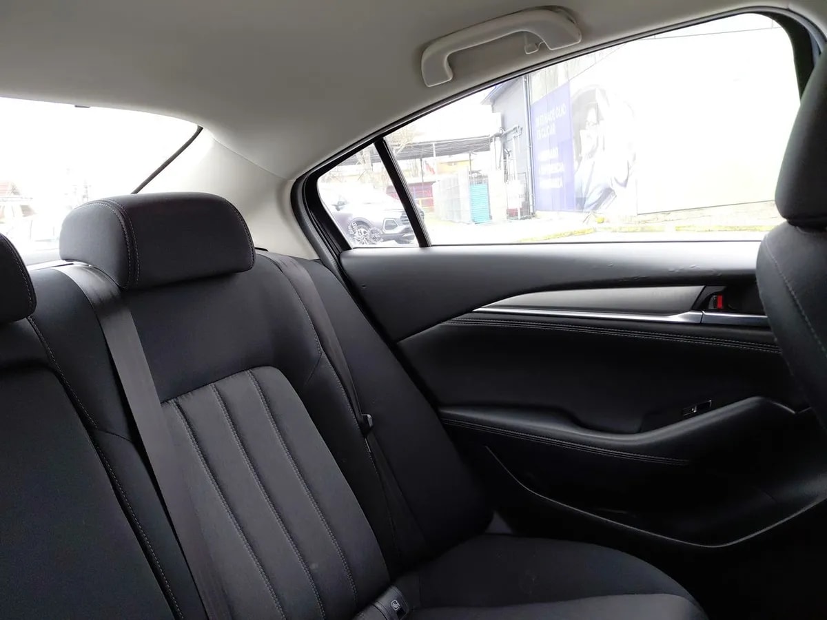 Mazda 6 2.0 Core 4x2 6mt 4p año 2024