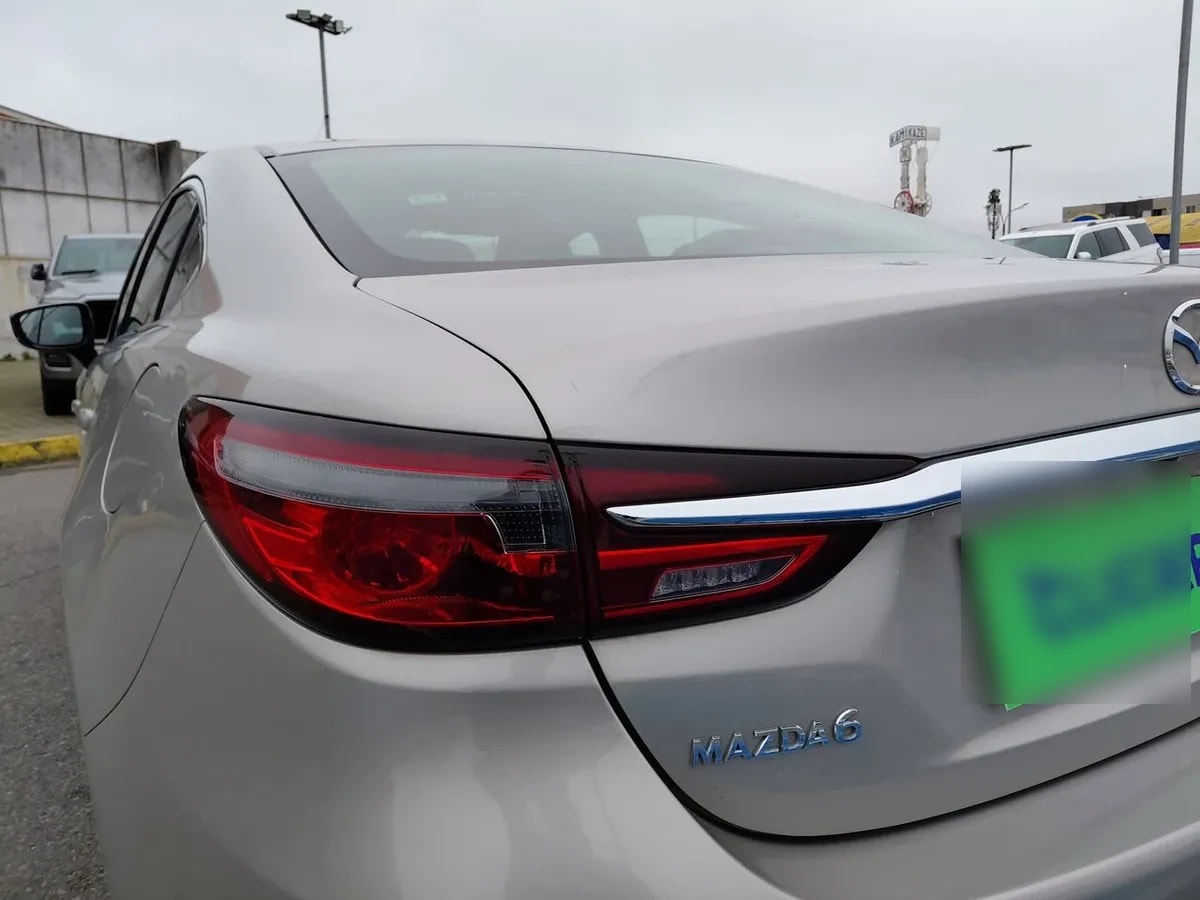 Mazda 6 2.0 Core 4x2 6mt 4p año 2024