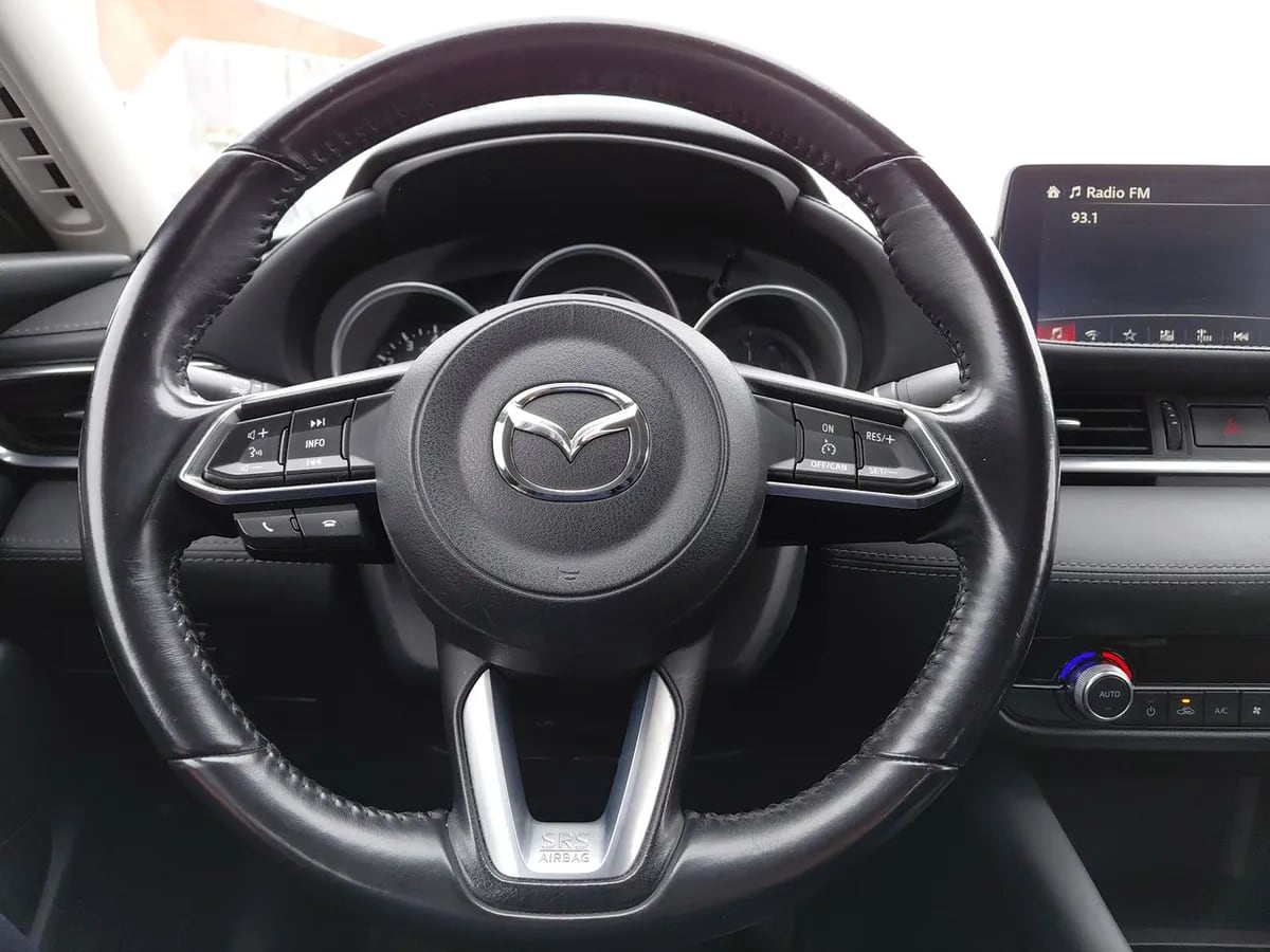 Mazda 6 2.0 Core 4x2 6mt 4p año 2024