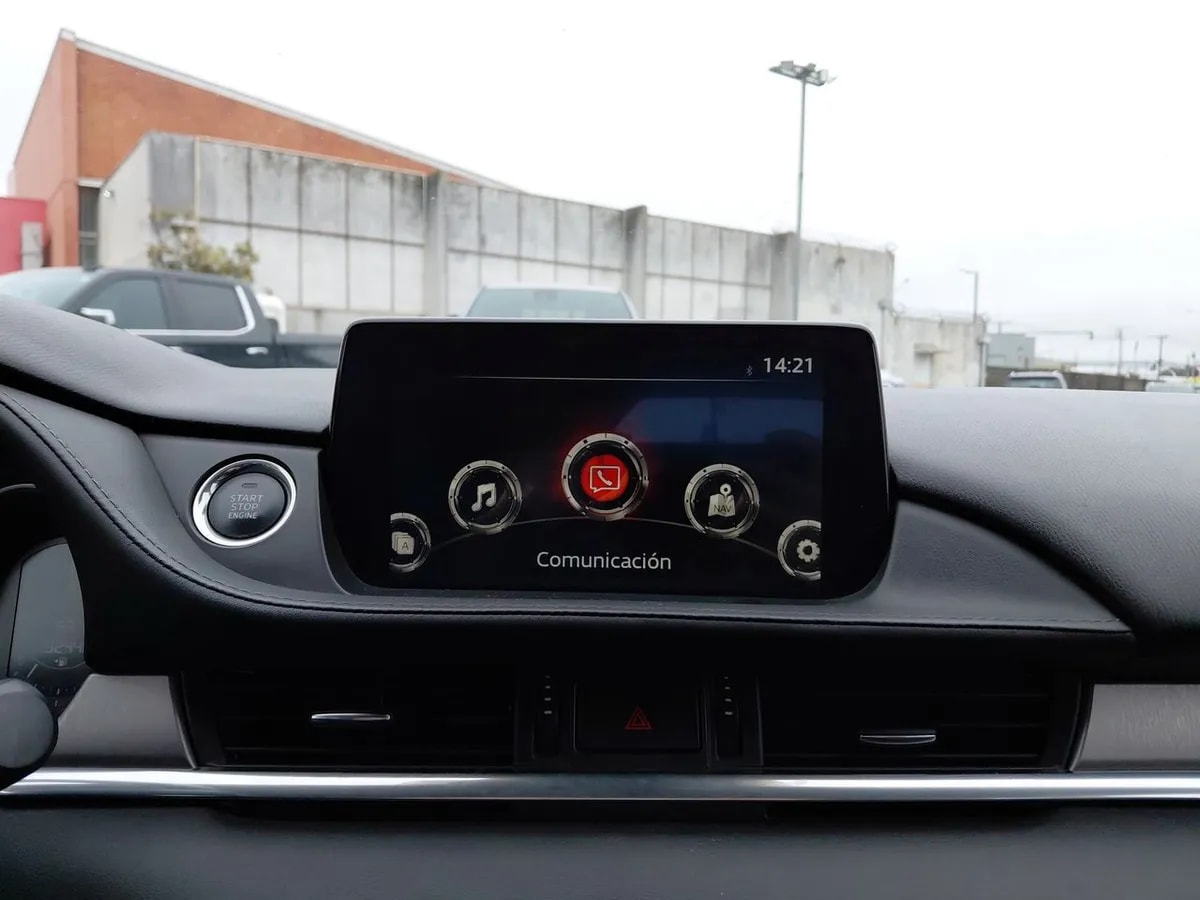 Mazda 6 2.0 Core 4x2 6mt 4p año 2024