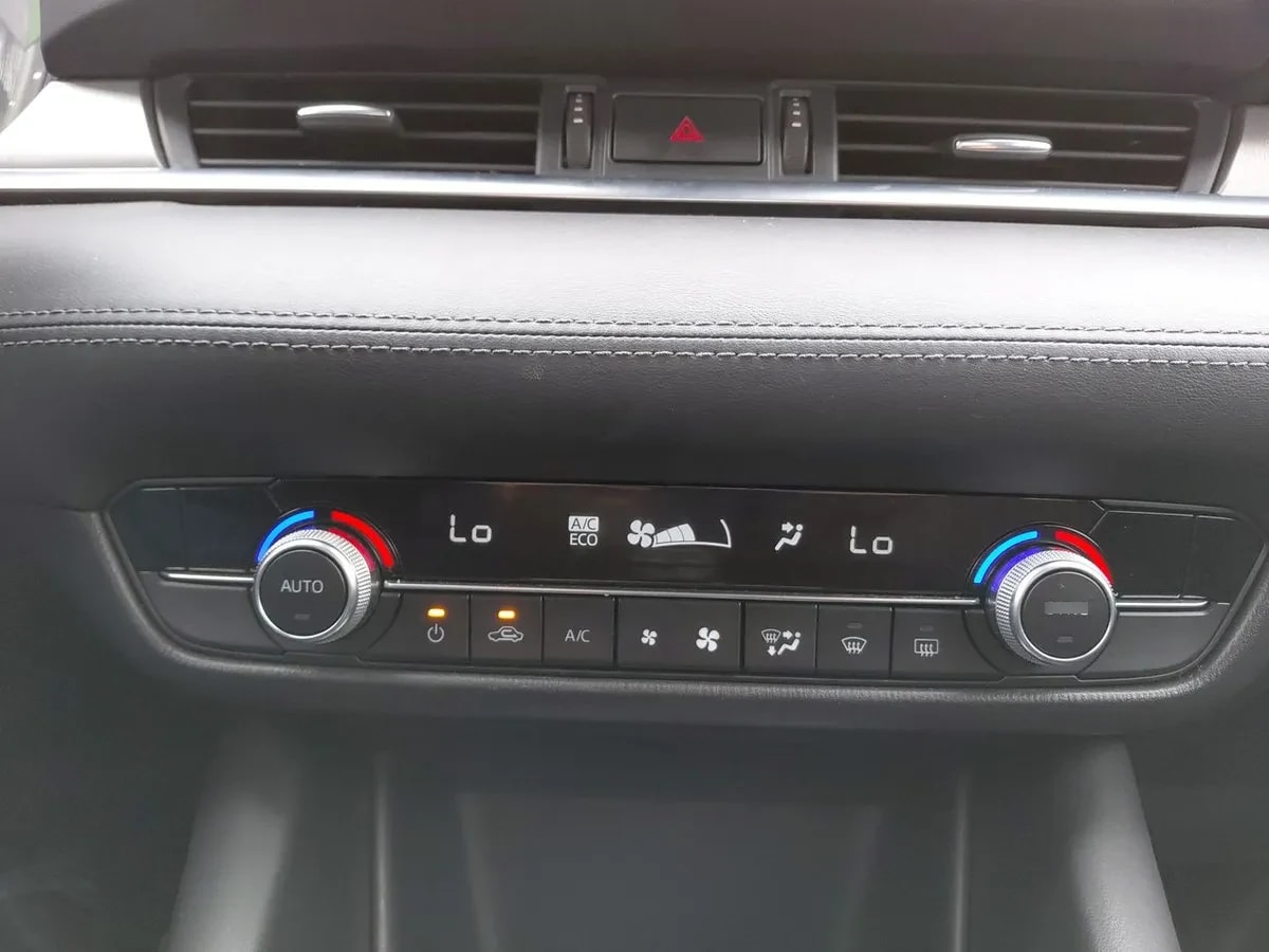Mazda 6 2.0 Core 4x2 6mt 4p año 2024