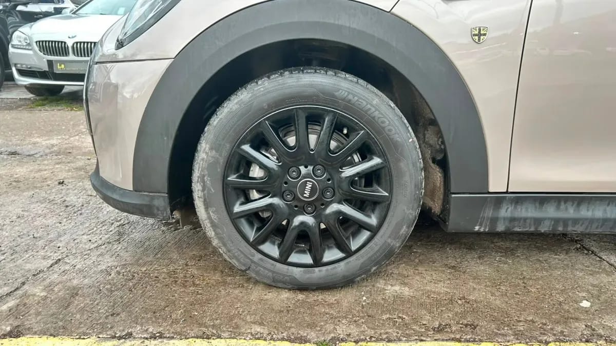 Mini Cooper F56 Esencial Hb 1.5 Aut 3p año 2023