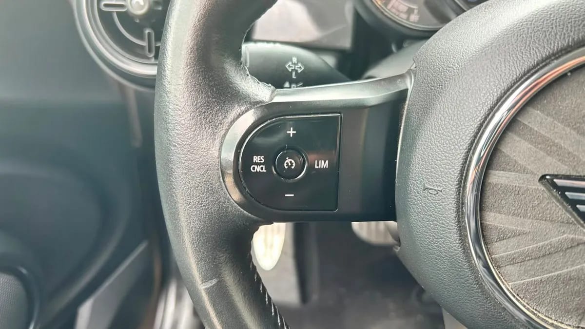 Mini Cooper F56 Esencial Hb 1.5 Aut 3p año 2023