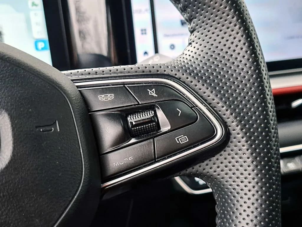 Geely Coolray 1.5 Exclusive 4x2 At 5p año 2024