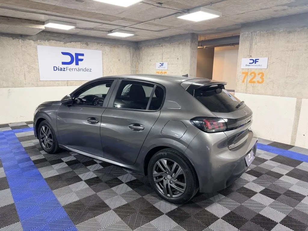 Peugeot 208 1.2 Allure Pack Puretech 130 At año 2021