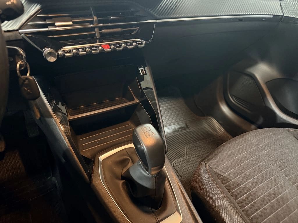 Peugeot 208 1.2 Allure Pack Puretech 130 At año 2021