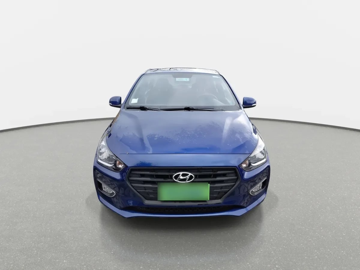 Hyundai Verna 1.4 Cb Plus 4x2 Mt5 4p año 2021