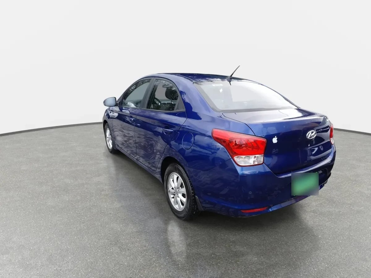 Hyundai Verna 1.4 Cb Plus 4x2 Mt5 4p año 2021