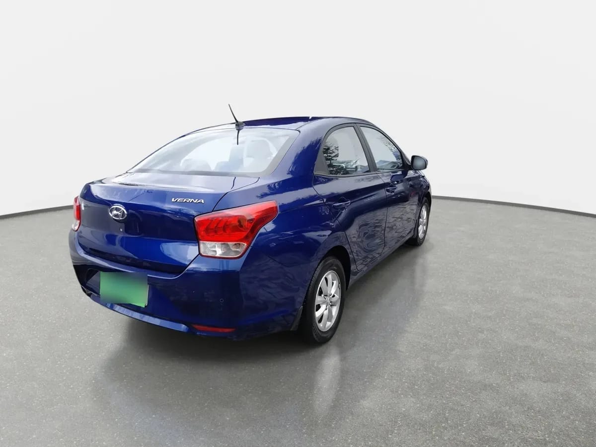 Hyundai Verna 1.4 Cb Plus 4x2 Mt5 4p año 2021