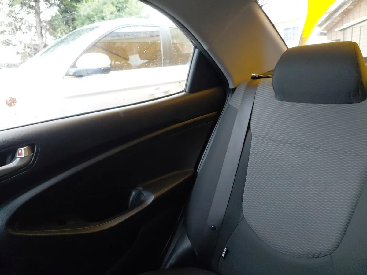 Hyundai Verna 1.4 Cb Plus 4x2 Mt5 4p año 2021