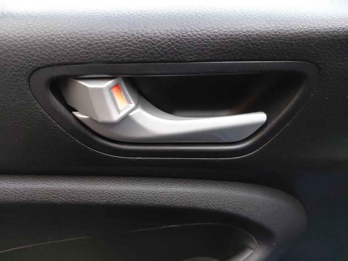 Hyundai Verna 1.4 Cb Plus 4x2 Mt5 4p año 2021