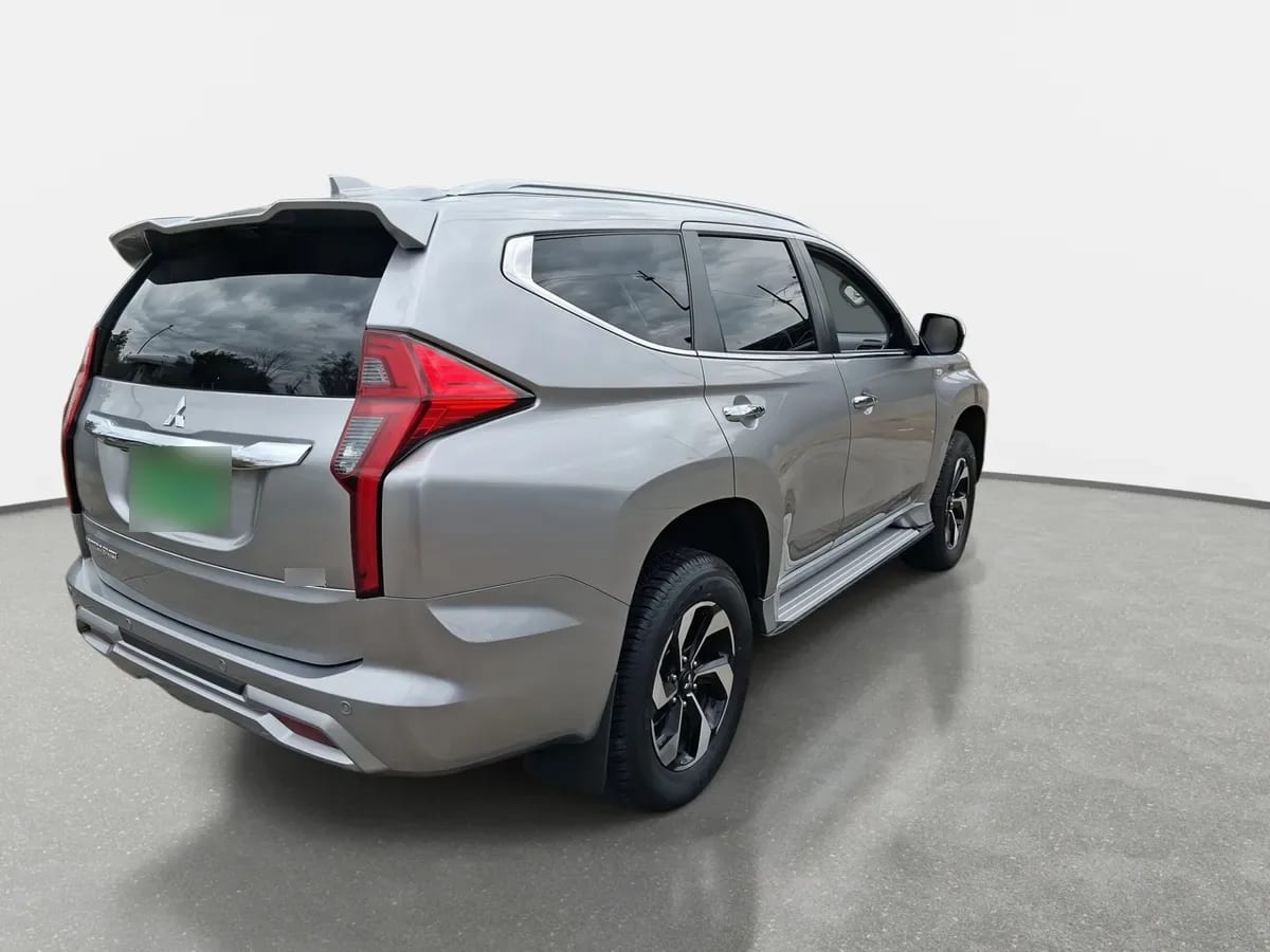 Mitsubishi Montero Sport 3.0 4x2 At 5p año 2025