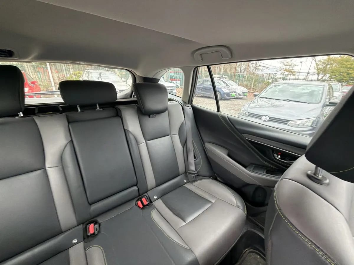 Subaru Outback 2.5i Field Edition Awd Cvt At 5p año 2024