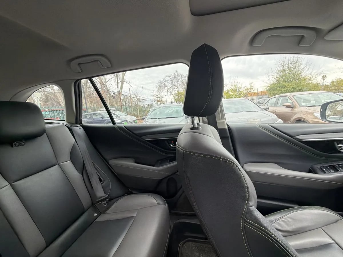 Subaru Outback 2.5i Field Edition Awd Cvt At 5p año 2024