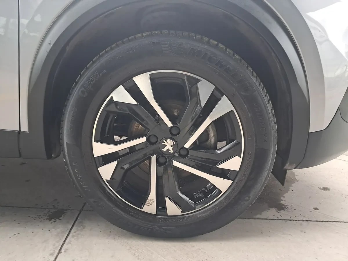 Peugeot 2008 1.2 Allure Puretech 4x2 130 Eat8 At 5p año 2020