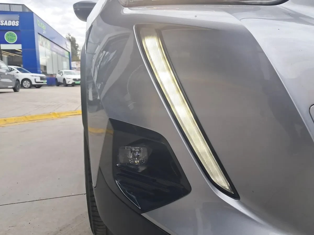 Peugeot 2008 1.2 Allure Puretech 4x2 130 Eat8 At 5p año 2020