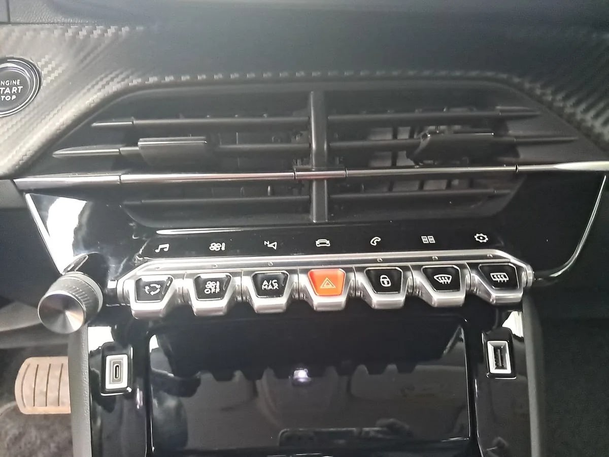 Peugeot 2008 1.2 Allure Puretech 4x2 130 Eat8 At 5p año 2020