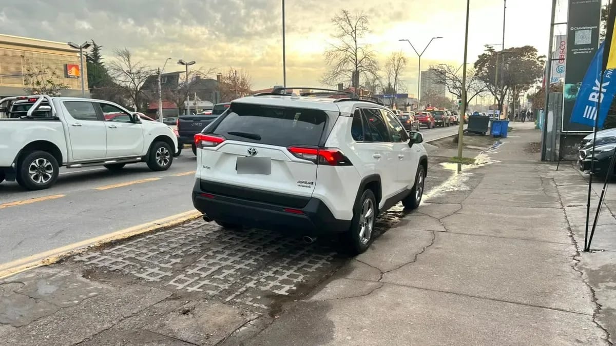Toyota Rav4 Xle Plus Hybrid Cvt 4x2 2.5 Aut año 2020