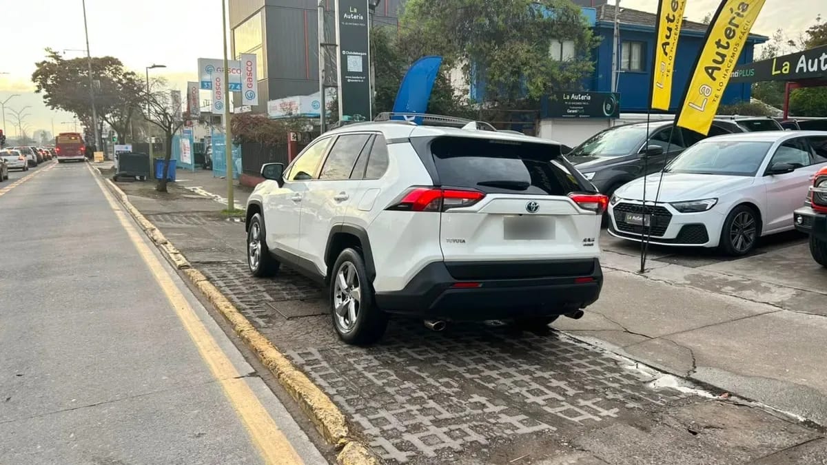 Toyota Rav4 Xle Plus Hybrid Cvt 4x2 2.5 Aut año 2020
