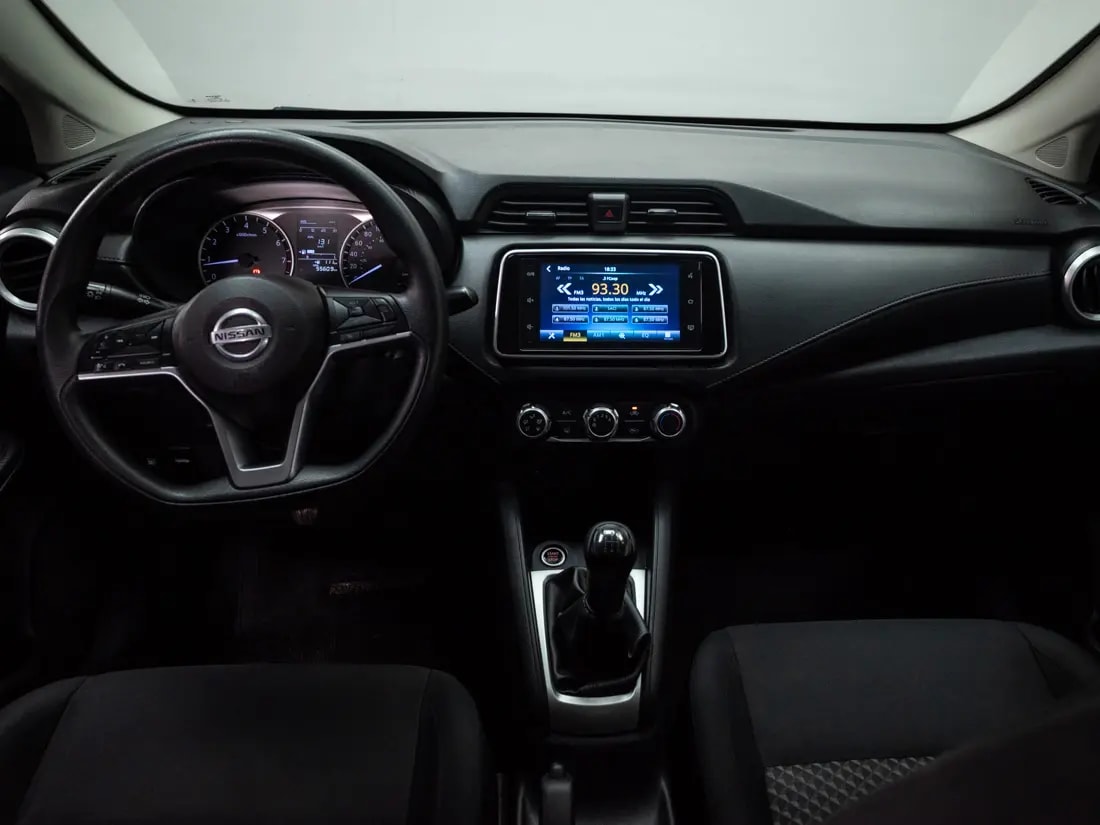 Nissan Versa 1.6 Sense Mt año 2023