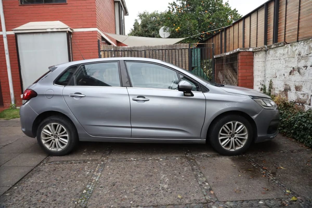 Citroen C-4 1.6 Bluehdi 120 Sys Eat6 Feel At Diesel año 2017