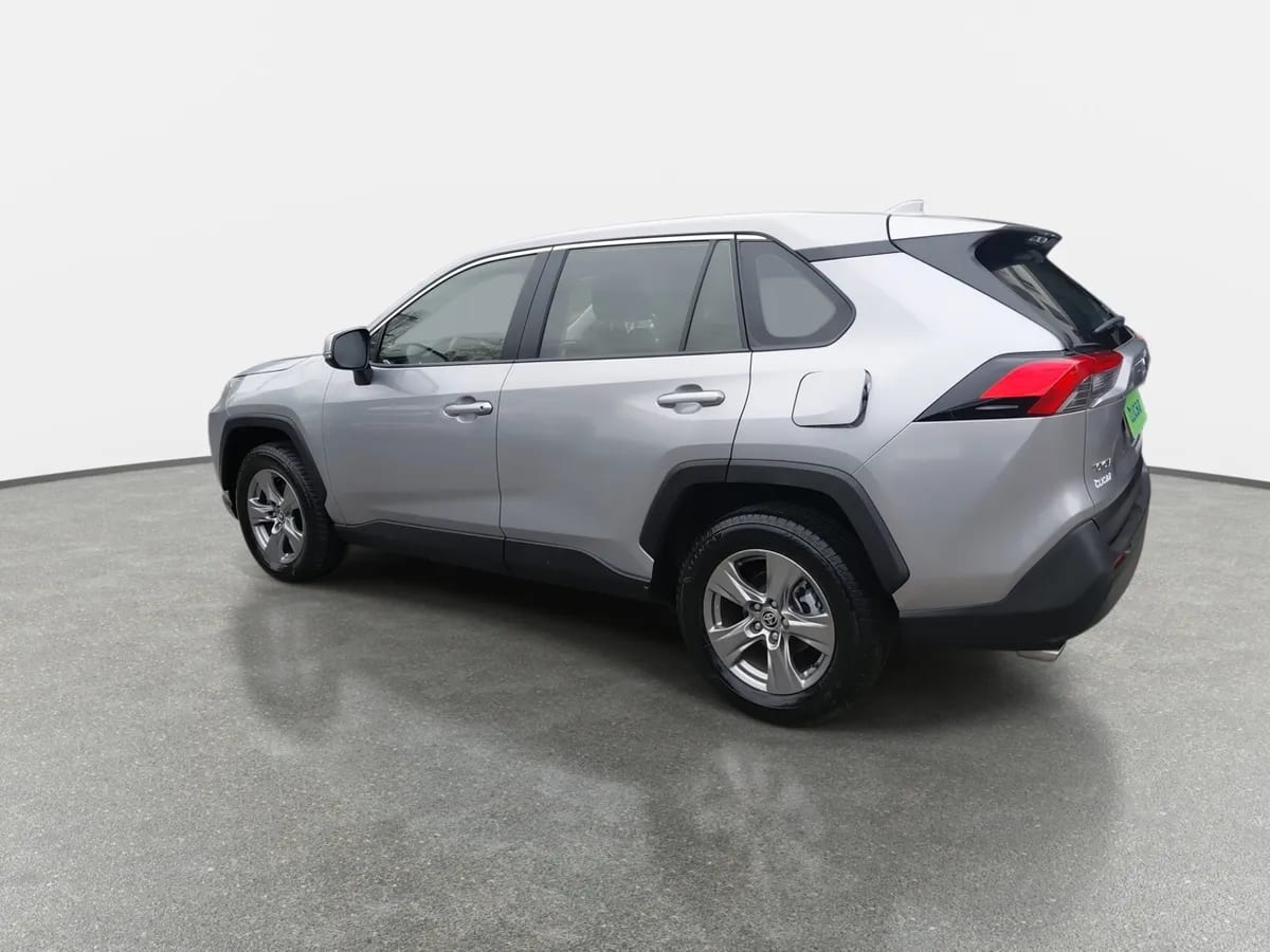Toyota Rav 4 2.0 Le 4x2 Cvt At 5p año 2023