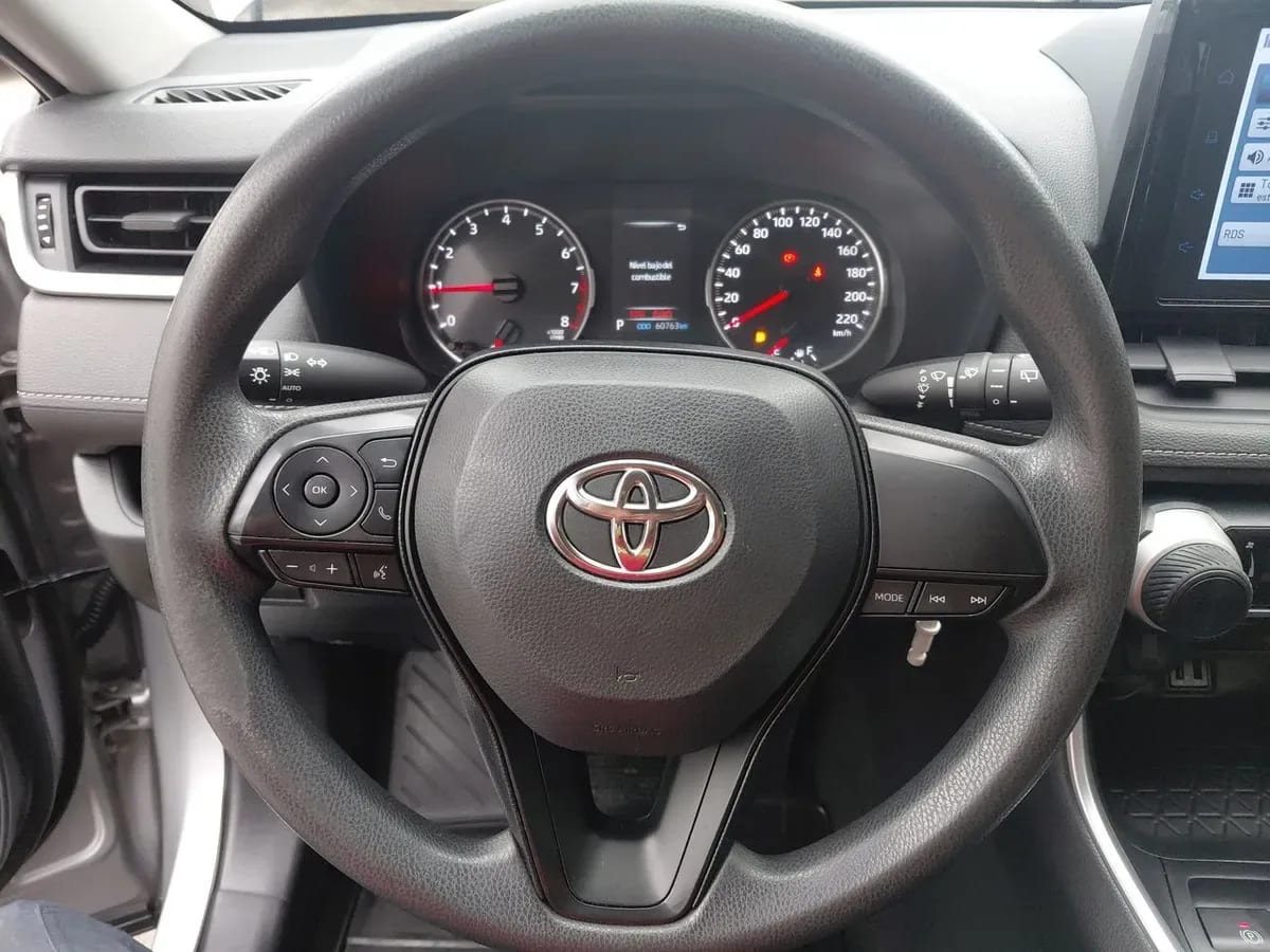 Toyota Rav 4 2.0 Le 4x2 Cvt At 5p año 2023