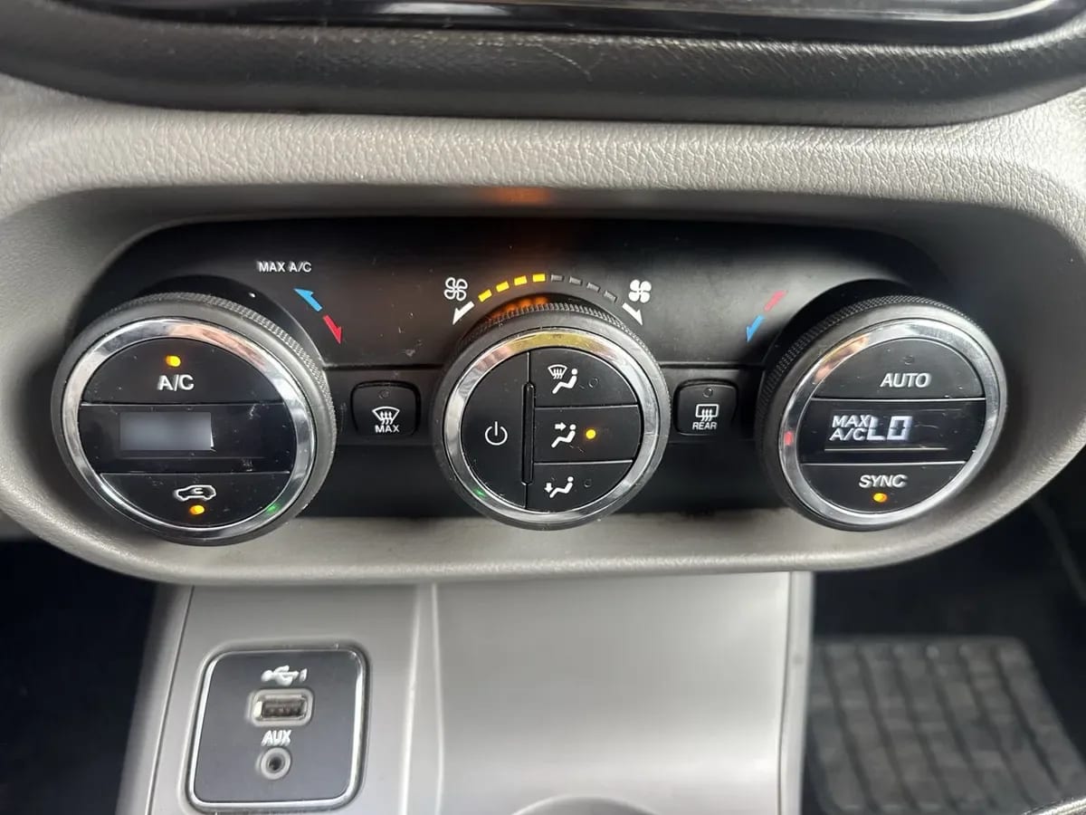 Ram 1000 2.0 Laramie 4x4 Dob. Cab. At 4p año 2021