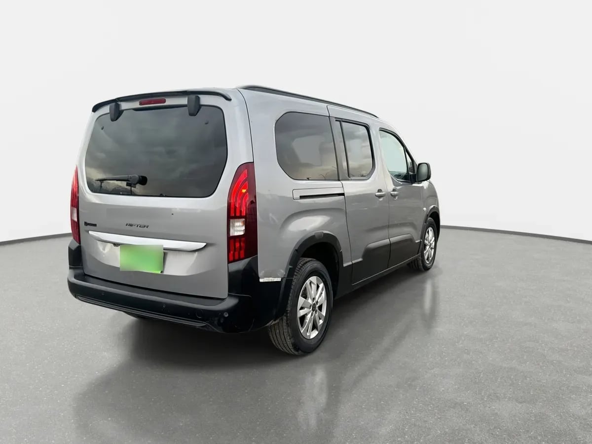 Peugeot Rifter 1.5 Mca Allure Bluehdi Diesel 100 4x2 Mt 5p año 2025