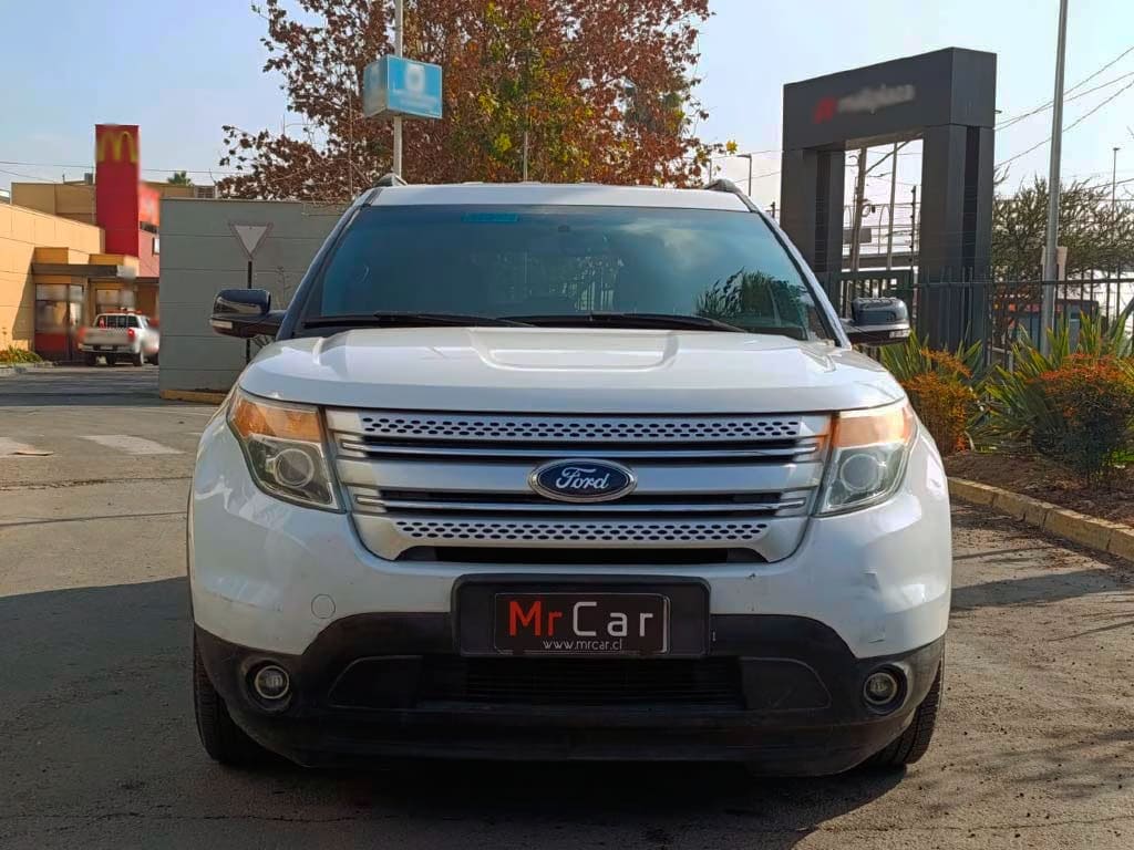 Ford Explorer Xlt 4x2 año 2014