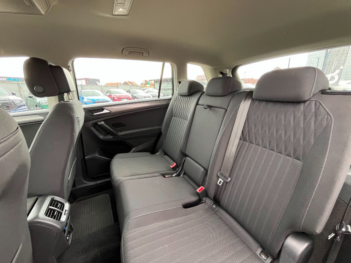 Volkswagen Tiguan Comfortline Tsi 4x2 1.4 Aut año 2022