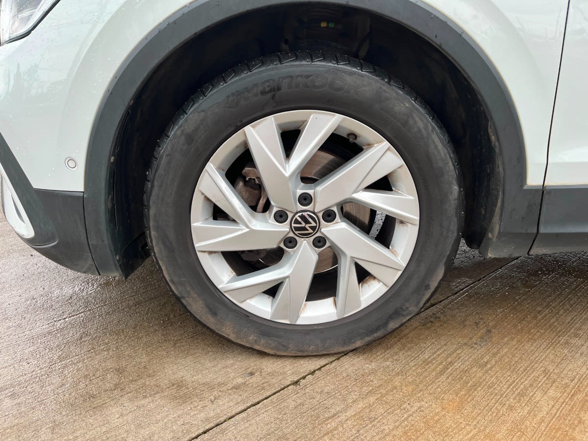Volkswagen Tiguan Comfortline Tsi 4x2 1.4 Aut año 2022