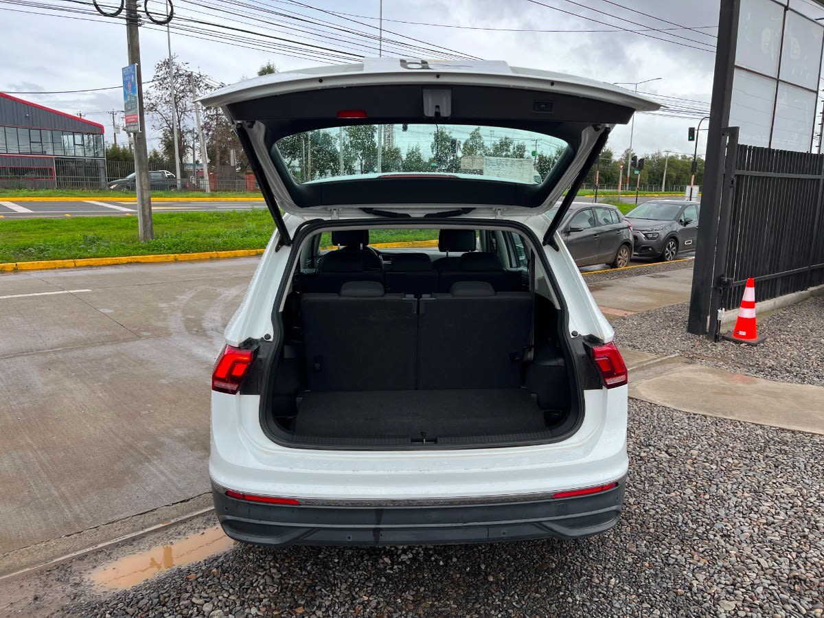 Volkswagen Tiguan Comfortline Tsi 4x2 1.4 Aut año 2022