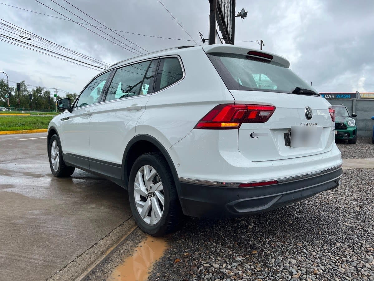 Volkswagen Tiguan Comfortline Tsi 4x2 1.4 Aut año 2022