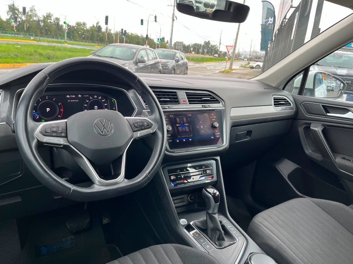 Volkswagen Tiguan Comfortline Tsi 4x2 1.4 Aut año 2022