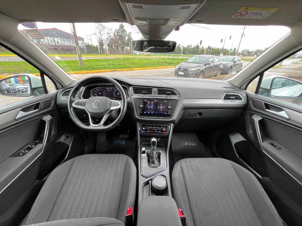 Volkswagen Tiguan Comfortline Tsi 4x2 1.4 Aut año 2022