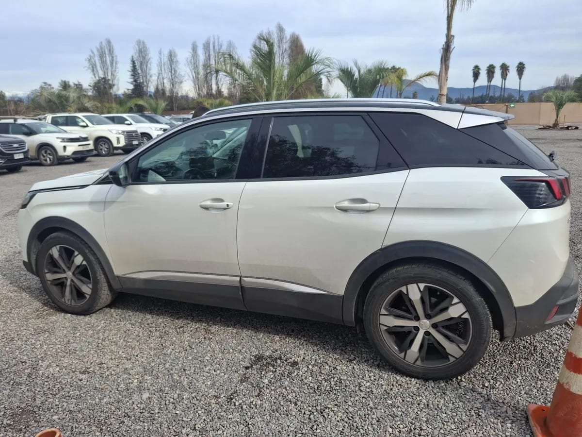 PEUGEOT 3008 1.5 Active Bluehdi 130 Mt Diesel año 2023