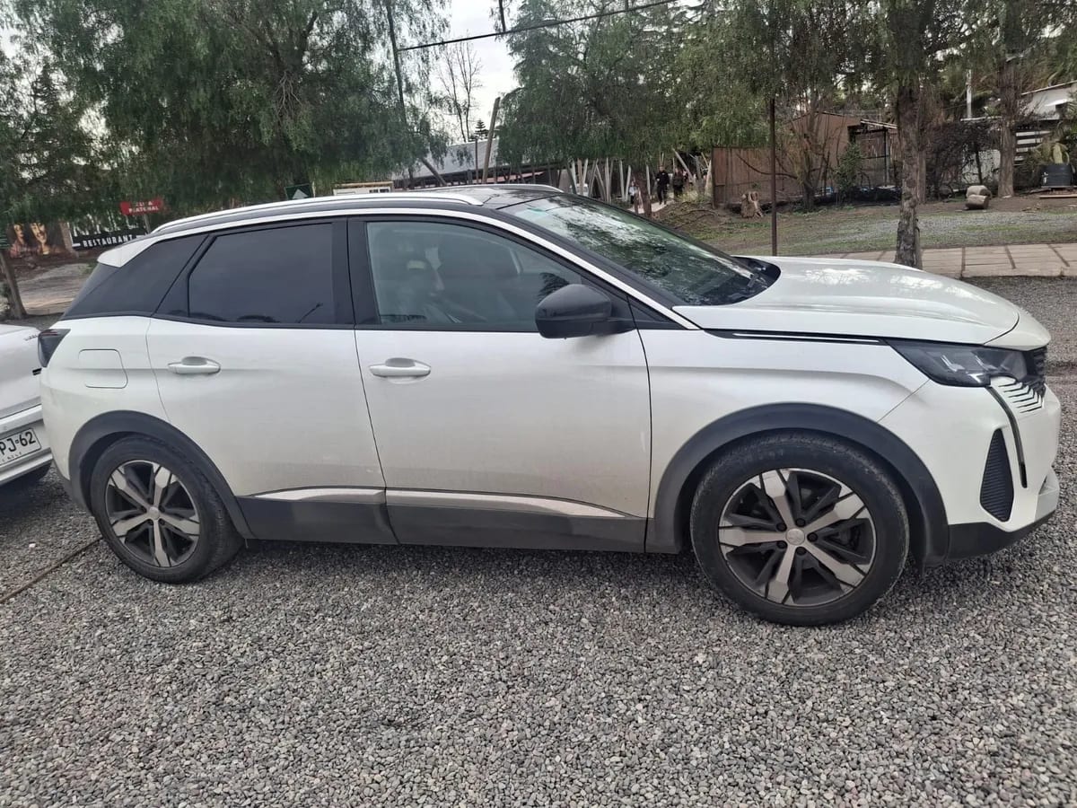 PEUGEOT 3008 1.5 Active Bluehdi 130 Mt Diesel año 2023