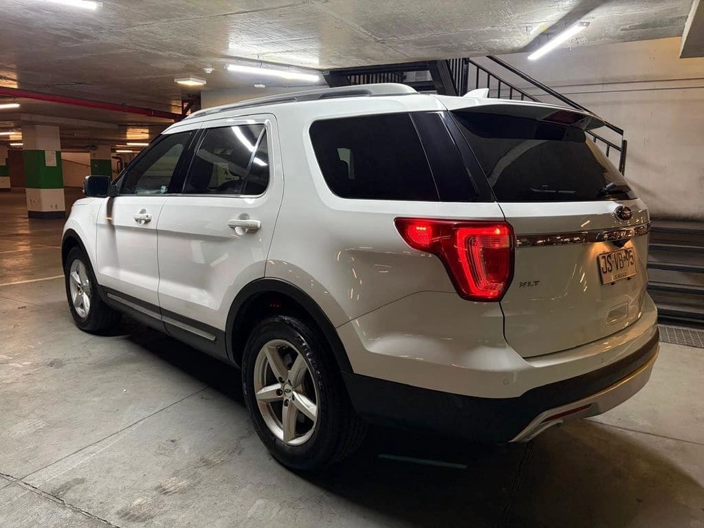 Ford Explorer 3.5 Xlt 4x2 3 Corridas At 5p año 2017