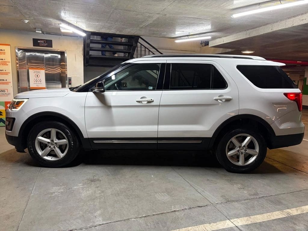 Ford Explorer 3.5 Xlt 4x2 3 Corridas At 5p año 2017