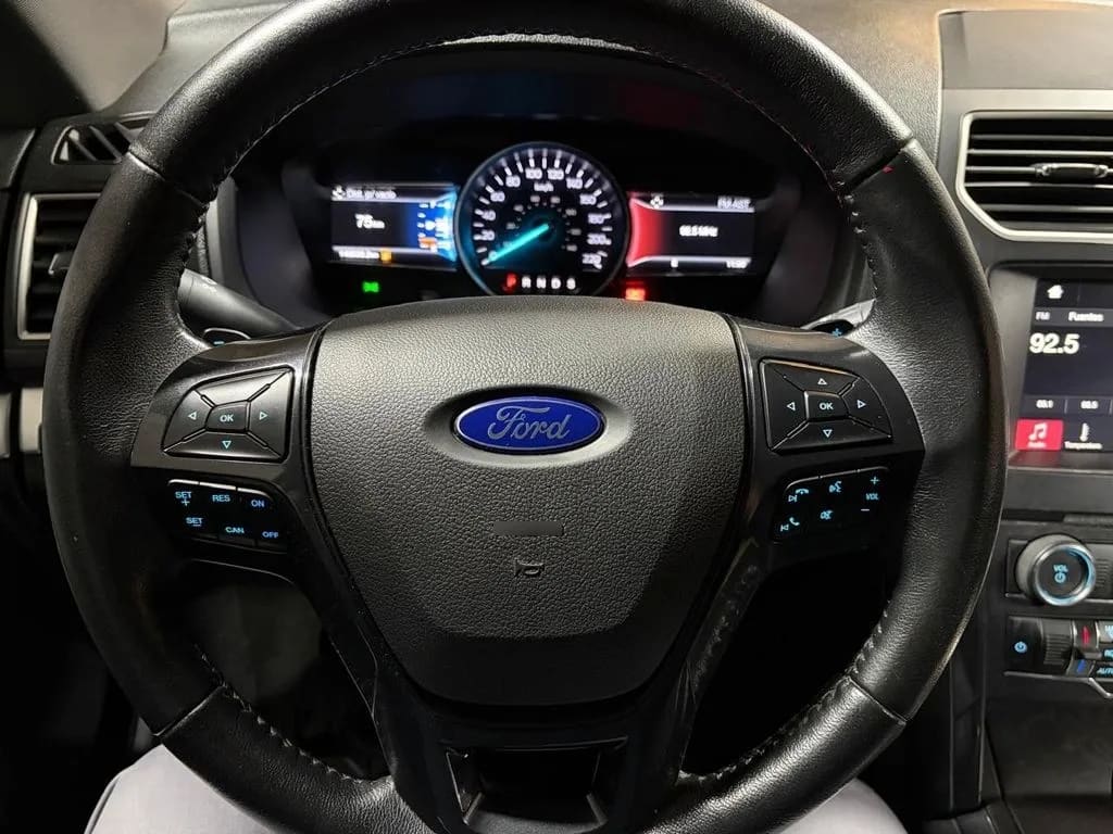 Ford Explorer 3.5 Xlt 4x2 3 Corridas At 5p año 2017