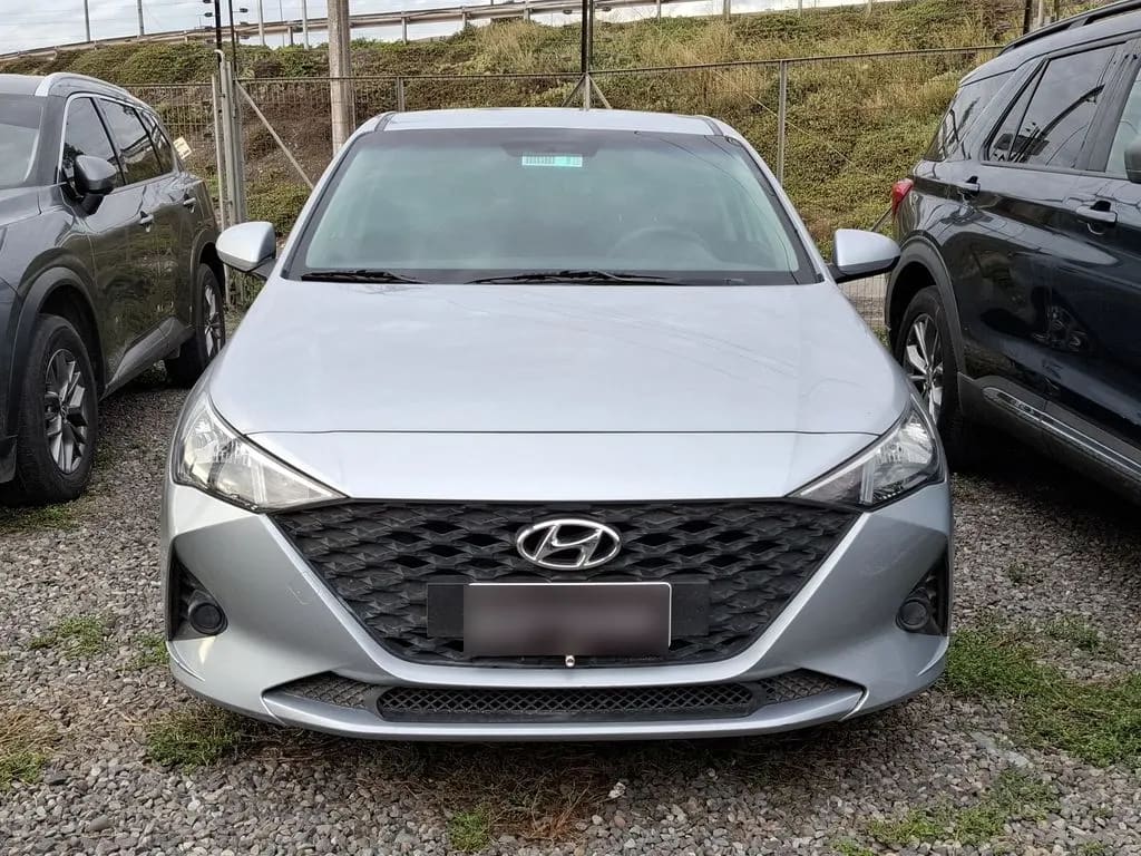 Hyundai Accent 1.4 Hci Plus 4x2 Mt 4p año 2022