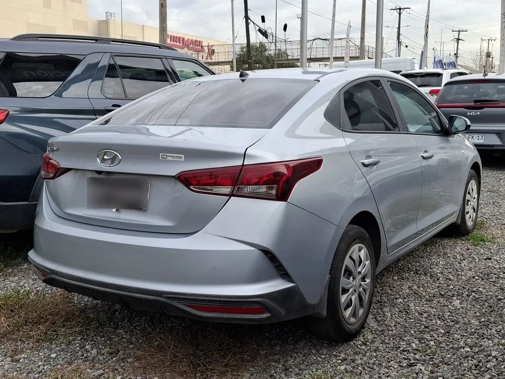 Hyundai Accent 1.4 Hci Plus 4x2 Mt 4p año 2022