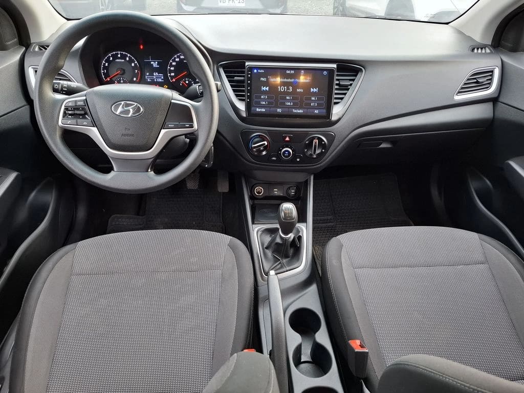 Hyundai Accent 1.4 Hci Plus 4x2 Mt 4p año 2022