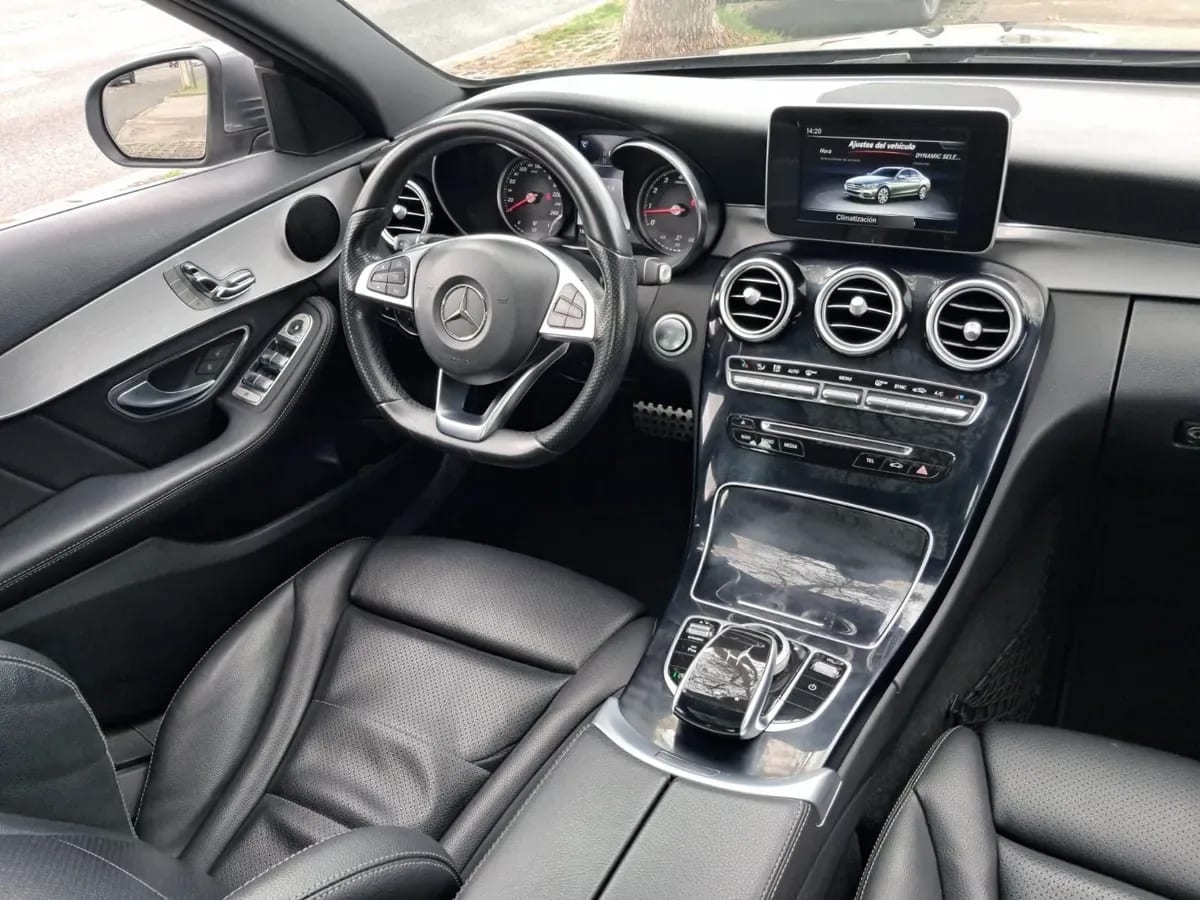Mercedes-Benz C300 2.0 At año 2018