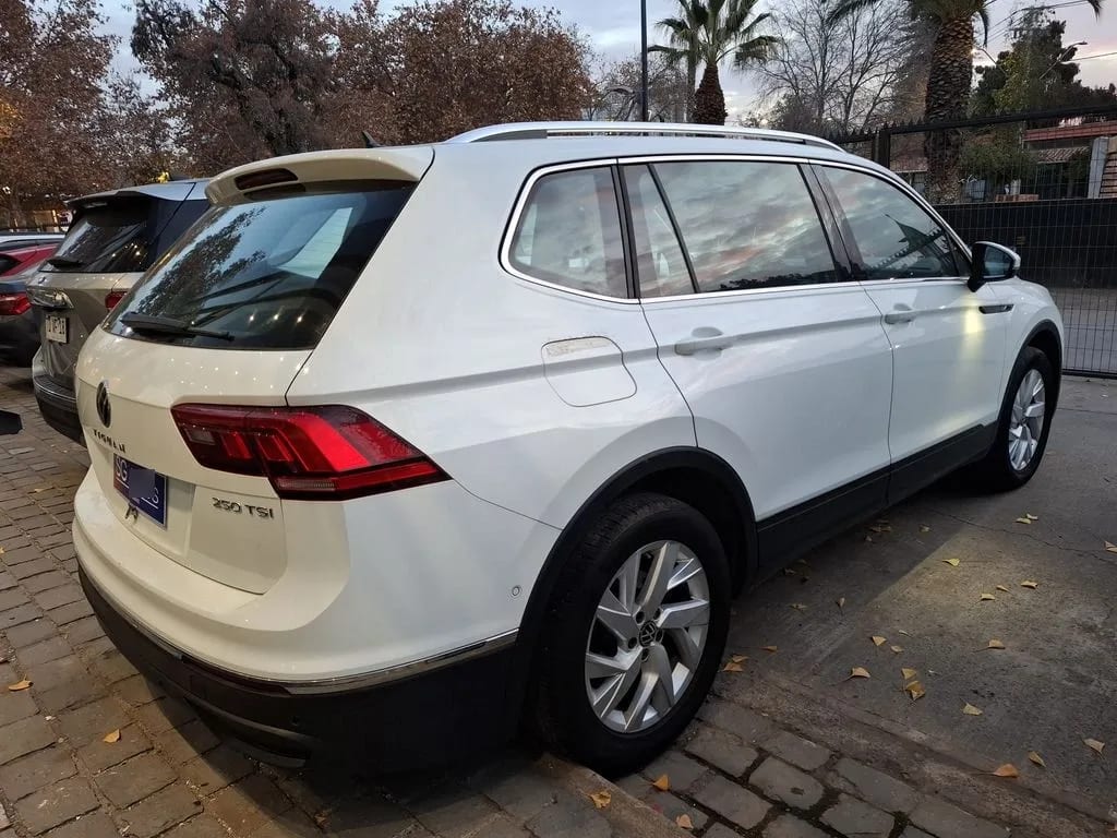 Volkswagen Tiguan 1.4 Tsi Comfortline At año 2025