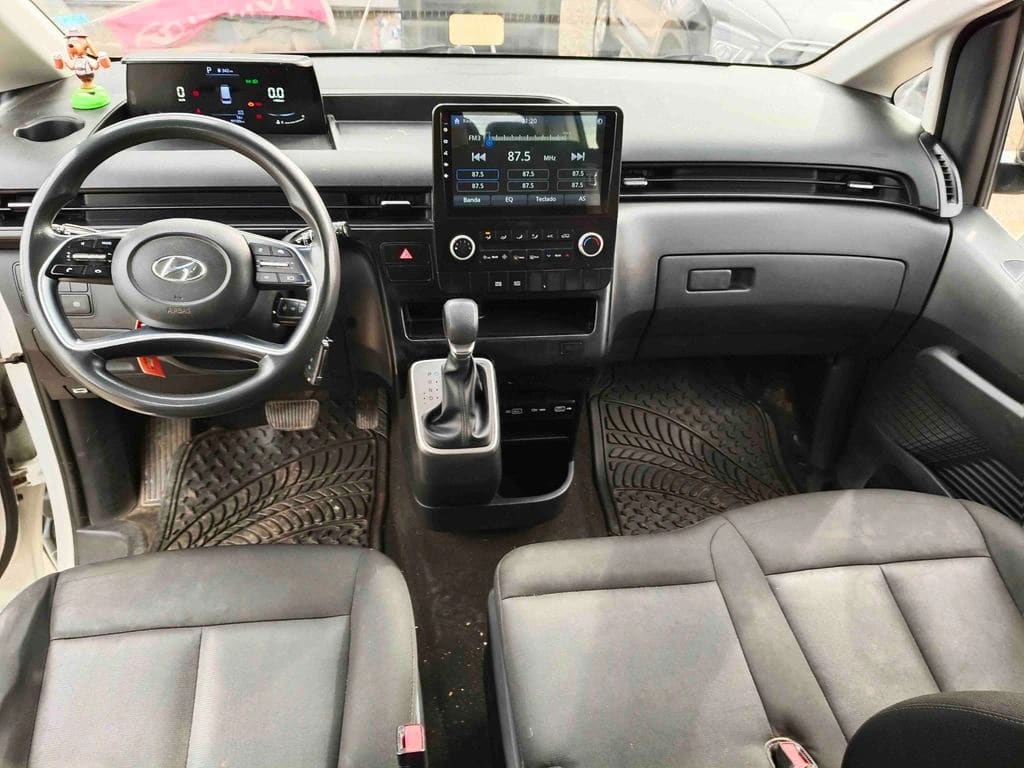 Hyundai Staria Us4 Crdi 2.2 Aut. año 2023